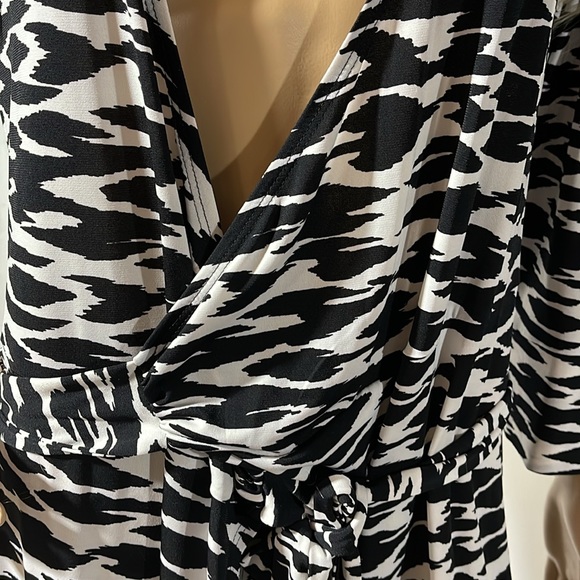 VINTAGE LAUNDRY BY SHELLI SEGAL WRAP DRESS LARGE - Picture 4 of 7